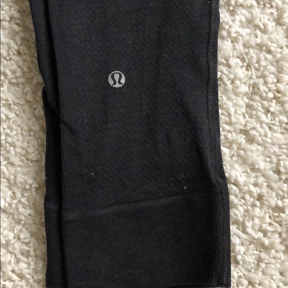 LULULEMON cropped leggings size 2 - Picture 2 of 3